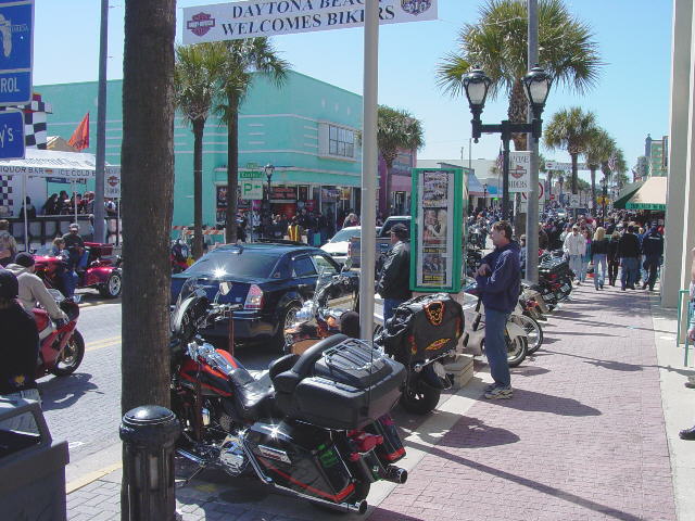BikeWeek2010_15m.jpg